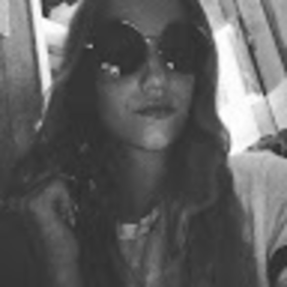 Meet your Posher, Kayleigh - Picture 1 of 1